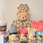 컴포즈 뷔 <b>컵홀더</b> 출시후 방탄팬들 사이에서 유행중인 인증샷