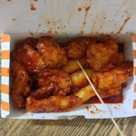 나 짐 대구 반월당 닭강정 먹는중