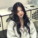 크러쉬가 반할만도"…레드벨벳 조이, 활짝 만개한 꽃미모