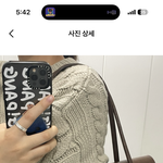 대학생 언니들 가방 두 개 중에 모 사까요
