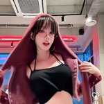 <b>마젠타</b> 몸매 개미쳤다