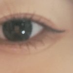 내 눈화장 많이 이상해?