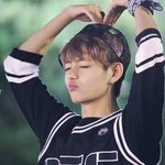 <b>뷔</b> 데뷔 초창기 사진이라는데