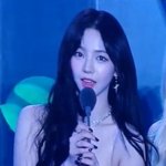<b>반응</b> 좋은 오늘자 에스파 카리나 전광판 얼굴