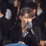 <b>똥냄새</b> 맡은 아이돌