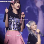 [댓글부탁해] 본인 홈마 카메라 가려지는거 알아채고 자연스럽게 이동해서...