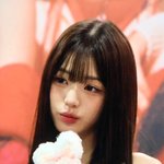 <b>원영</b>이 속눈썹을 바짝 올려서