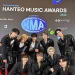 제베원, 신인상 9관왕···트로피 무려 15개