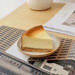 더도 말도 덜도 말고 <b>치즈</b>케이크만 같아라