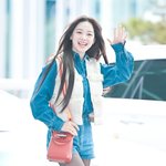오늘자 <b>출국</b>하는 김세정 기사사진