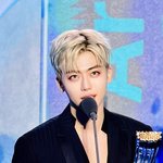 한터에서 탈색하고 나온 스<b>엠</b> 아이<b>돌</b>들