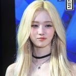 [드루와] 윈터 <b>붙임</b>머리 한 거 뗏나 ?