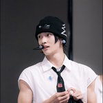 내가 보기엔 <b>원빈</b>은 근육 붙어야 잘생김이 사는듯
