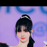 <b>포니테일</b> 카리나