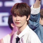 성찬이 부드럽게 생기지 않았어?