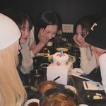 소속사는 달라도..<b>우주</b>소녀 5人, 데뷔 8주년 자축