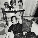 mert 포토그래퍼가 찍은 <b>현진</b> 베르사체 비하인드