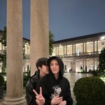 각자 패션위크 갔다가 만난 엔시티 도영과 제노