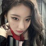<b>현직</b> 모델 뺨치는 분위기.jpg