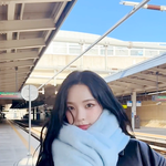 나 카리나 이 목도리랑 비슷한거있는데