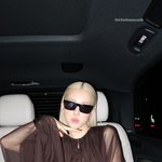 <b>로제</b> 이번 생로랑 옷 안예쁜듯