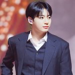 정국이 엠카 스<b>넥유</b> 너무 좋아