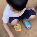 [방탈죄송] 아들이 신고 있던 짝짝이 슬리퍼의 <b>정체</b>
