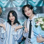 [댓글부탁해] <b>샤이니</b> 콘서트 보러 싱가폴까지 온 블랙핑크 리사.jpg