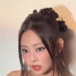 제니 오늘 <b>샤넬</b> 헤메코 완벽하다