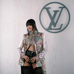 루이비통<b>쇼</b> <b>참석</b>한 블랙핑크 리사