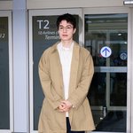 이동욱 공항 패션 역시 존잘이네요...