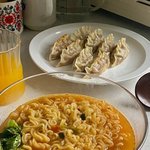 라면이랑 먹으면 <b>찰떡</b>인 것
