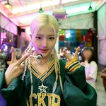 데뷔초 금발 하다가 <b>흑발</b> 했는데 찰떡인 여돌