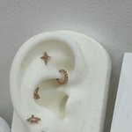 <b>이정도</b> 귀 피어싱도 많은거야?