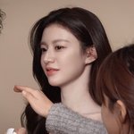 <b>SNS</b> 폭풍 업데이트 해준 고윤정