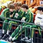 뜬금없는데 나 갓<b>반인</b>인 척 하는 거 ㅈㄴ힘들다