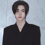 엔하이픈 <b>성훈</b> 진짜 ㄴ눈썹 좀 고쳐주면좋겟음