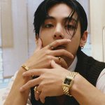 뷔, 아니 근데 얼굴이미쳤는데요