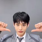<b>김지웅</b> 얼굴 ㅈㄴ바뀐거아님?
