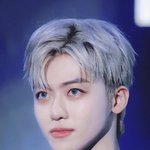 얘들아 <b>전방</b>위 미소년이다