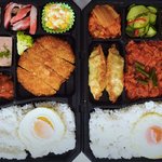 <b>왼쪽</b> 도시락 vs  오른쪽 도시락.