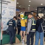 <b>h라인</b> 초미니스커트 입은 한남