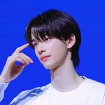 그거 알아? 요즘 네 얼굴로 <b>광합성</b> 하는 거?