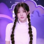 섬뜩<b>흑발</b>미소녀