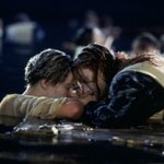 디카프리오 덜덜 떨며 매달린 '타이타닉' 문짝, 9억원에 팔렸다…무슨...