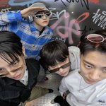 자 파이널 앞두고 네 컷 사진 찍으러 간 <b>빌드업</b> 참가자 팀.jpg