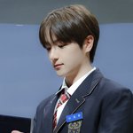 우리 학교 전학<b>온</b>애 ㅈㄴ덥재현 <b>닮음</b>
