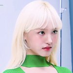 [댓글부탁해] 아니 근데 리즈 데뷔초 보다 더 예뻐지지 않음??