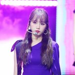김채원 얼굴형 많이 바꼈지 않음?