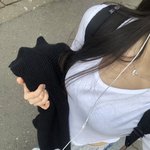 솔직히 비치는 옷 <b>vs</b> 민소매